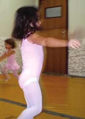 Bei diesem Kurs sind Ballettschuhe notwendig, diese können in der ersten Stunde bei der Kursleiterin bestellt werden. 6 7 Jahre S5106 Nina Fuhlbom 17,40 1. 3.