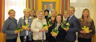 LEBEN IN MISTELBACH Blumen zum Valentinstag Anlässlich des Valentinstages überreichte Landesrat Mag. Karl Wilfing am Dienstag, dem 14.