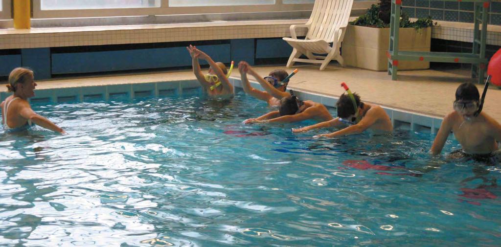 Unser Nachwuchs spielerisch unter Wasser Montags um 18.00 trifft sich die Kinder-/ Jugendgruppe des TC- Triton zum Schnorcheltraining am Eingang des Hallenbades.