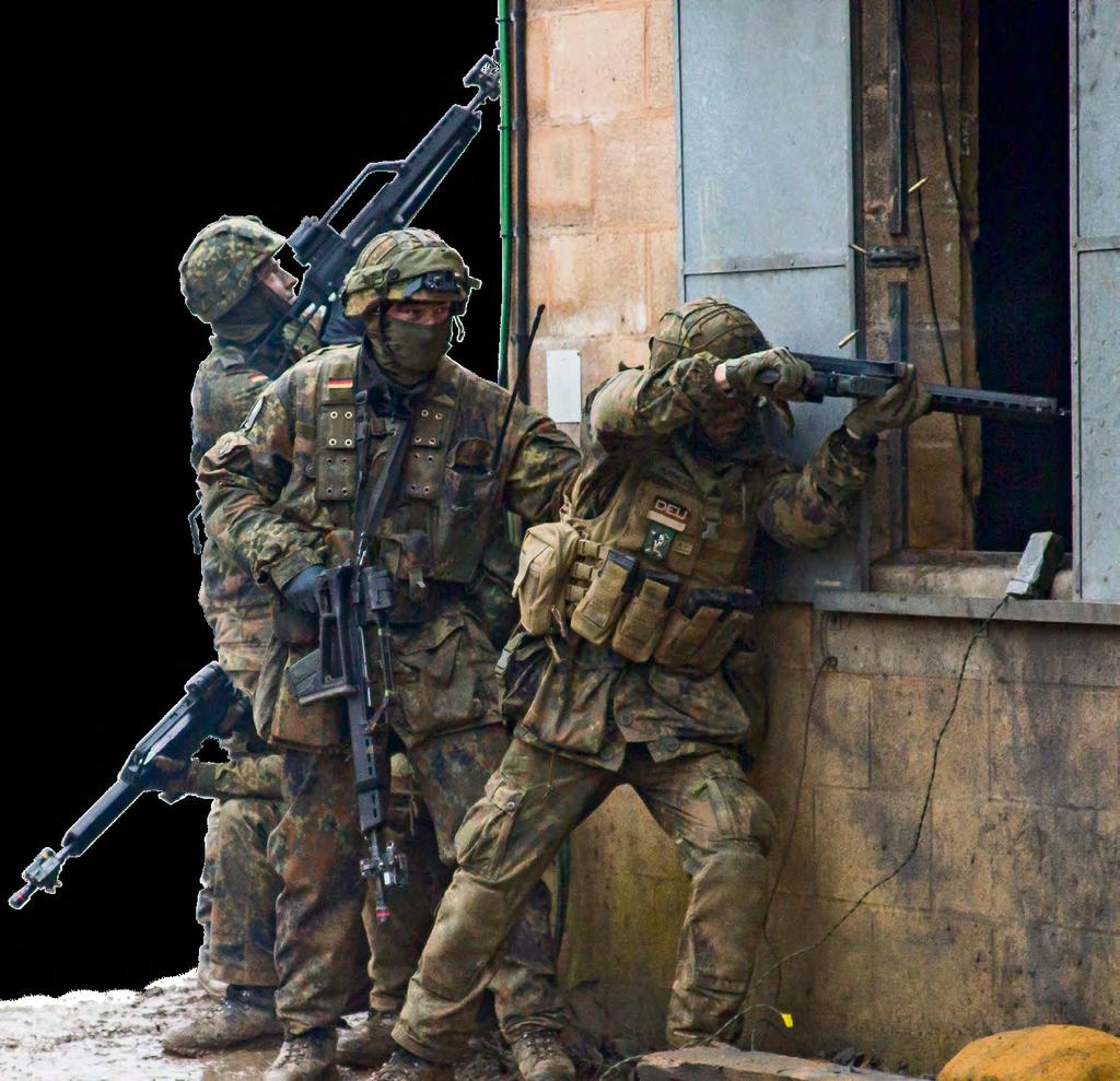Jäger der Bundeswehr trainieren mit ihren britischen Kameraden den Orts-