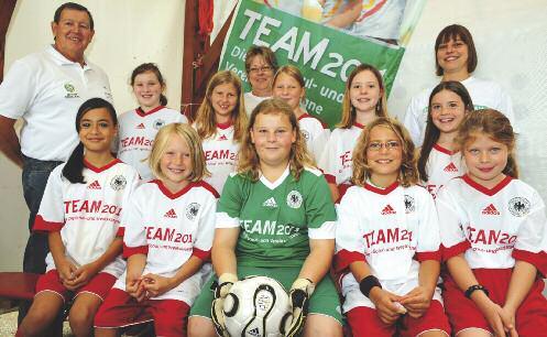 von Raimund Lex SV Langenbach Der Sportverein Langebach ist Mitglied im Team 2011, seine Fußball-Mädchenmannschaft erhielt am Freitagnachmittag als Sonderpreis einen Trikotsatz.