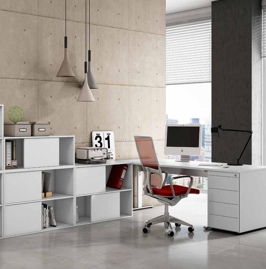 Fresh SMALL OFFICE Schreibtische mit C-Fuß-Gestell. Höhenverstellbar von 68 8 cm. Die Tischplatte gibt es in Weiß und Grafit.