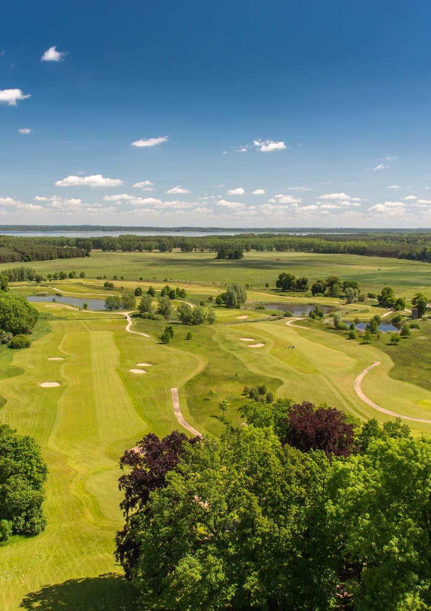 Grenzenlos Golfen Beim grenzenlosen Golfen können Sie ähnlich wie beim Skipass auf unseren 72 Löchern so viel spielen wie Sie möchten.