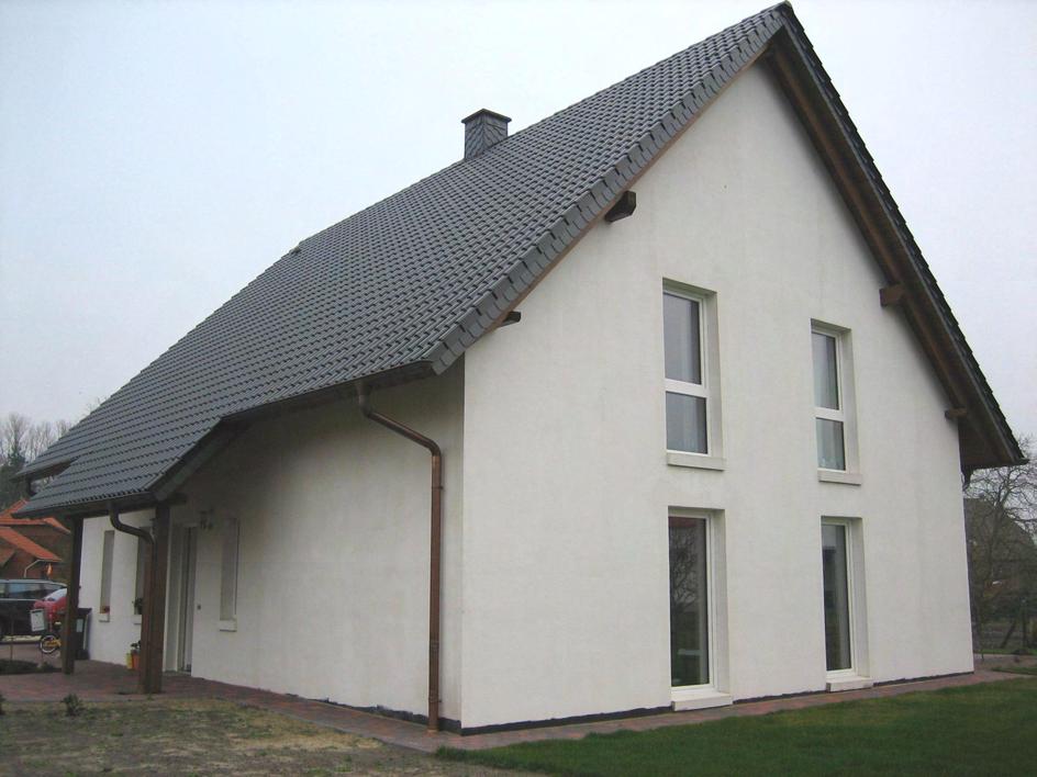 1 Kurzbeschreibung Es handelt sich um das erste zertifizierte Passivhaus im Landkreis Nienburg.