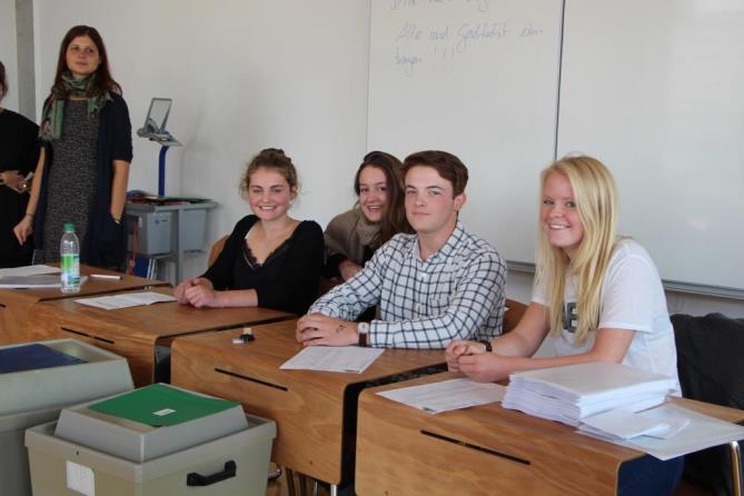 Olchinger Schülerschaft. Im Rahmen eines gegenseitigen Schüleraustausches waren zehn Schüler im Alter von 14 bis 16 Jahren zusammen mit zwei Lehrerinnen zu Gast in Olching.