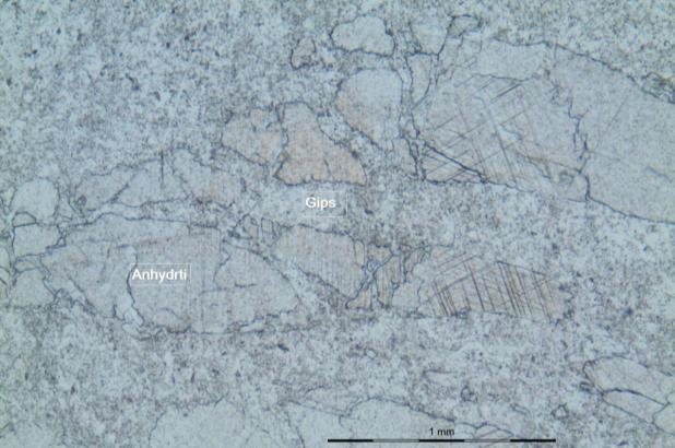 Anhydrit Mineralkorns infolge