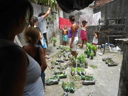 verticais in eine Favela Die Mitarbeiter der CPP brachten das Projekt für die Bewohner