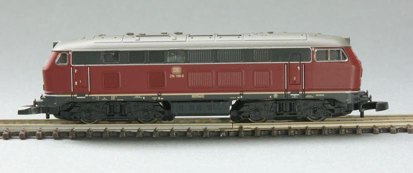 Dieses bildete auch die Basis für die nächste Variante der Baureihe 216, die 1990 erschien: Einzug im Sortiment hielt nun die Lollo in der Krupp-Version.