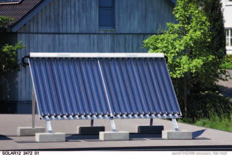 Solarni sistemi - montaža Cevni kolektorji vgrajeni na ravno streho Ploščati kolektorji vgrajeni v streho Montaža na ravno streho Če sta naklon strehe ali njena smer neustrezni, ponuja Vaillant