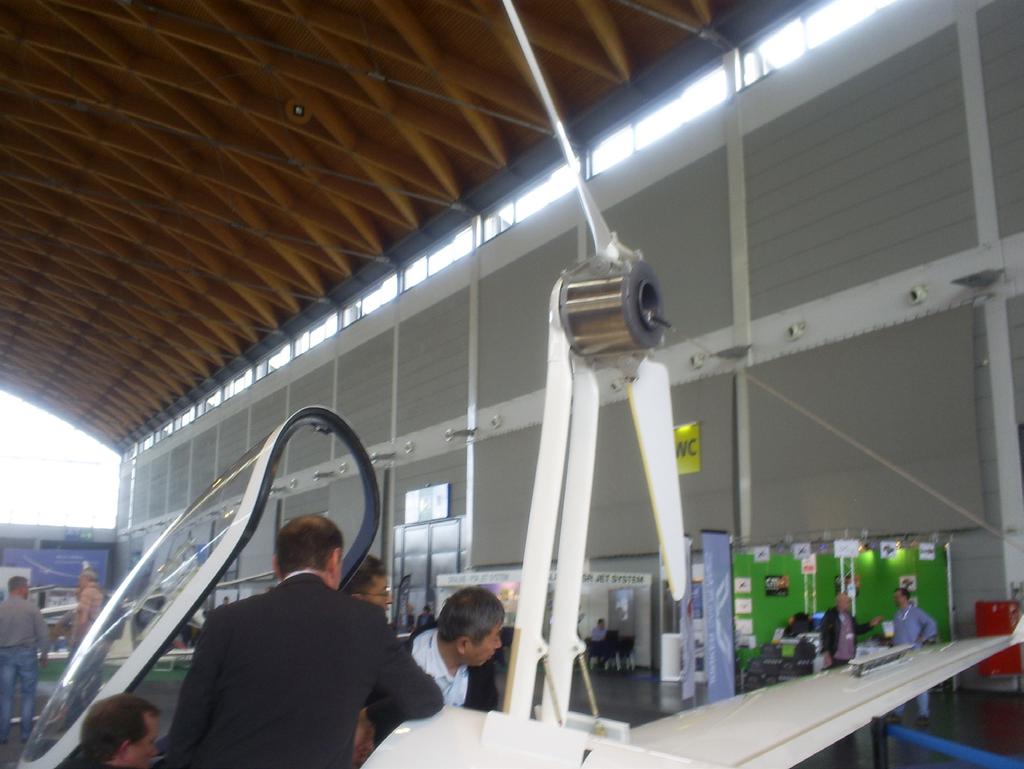 Die Zukunft gehört dem Elektroantrieb Aero Friedrichshafen 2015 Das Interesse an der diesjährigen Aero in Friedrichshafen war enorm.