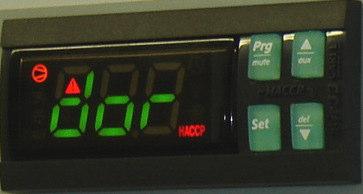 REGLER (Carel IR33 C0LB00): die Symbole und signalisieren, dass der Kompressor und der Ventilator in Betrieb sind.