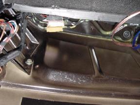 Verkabelung (hinten) Die Kabel hinteren SML müssen definitiv verlängert werden, da sie sonst nicht bis in das Fahrzeug zum Anschluss reichen.