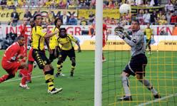 Finanzmarktkrise und die sportliche Konsolidierung von Borussia Dortmund nach einem mäßigen Saisonstart.