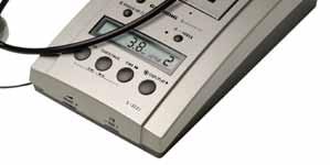 Anschlussmöglichkeit für Mikrofon Farbe: corona silver Funktionen : Warnsignal bei Bandende und fehlender Cassette Wiedergabestation Stenorette St 3221 dergabequalität für hohes Diktieraufkommen.