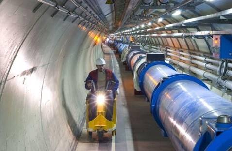 Der LHC ist Eine der schnellsten Rennstrecken der Welt Knapp eine Billiarde Protonen
