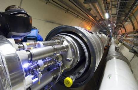 Der LHC ist Der leerste Raum im Sonnensystem Im Strahlrohr herrscht ein