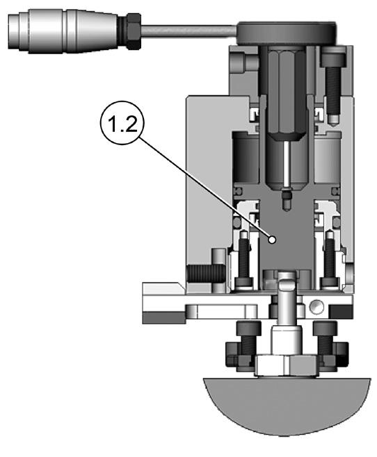 2) Lösen Sie die Hydraulikschläuche von den Anschlüssen am Nadelbetätigungszylinder. Doc001269.