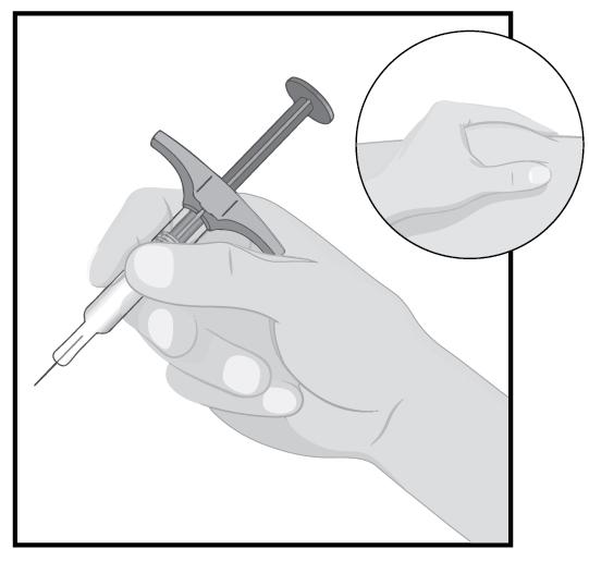 SCHRITT 6 Halten Sie den Spritzenkörper zwischen Daumen und Zeigefinger einer Hand, wie einen Stift.