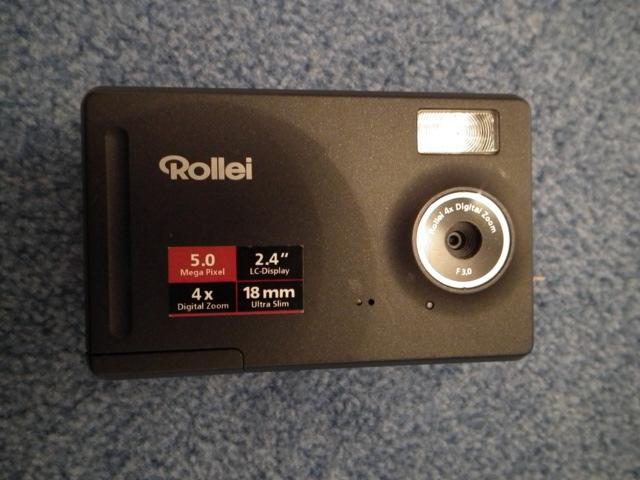 Eine billige Digitalkamera für nur 15,00... Eine hochwertigere nehme ich ungern zum Cachen mit.