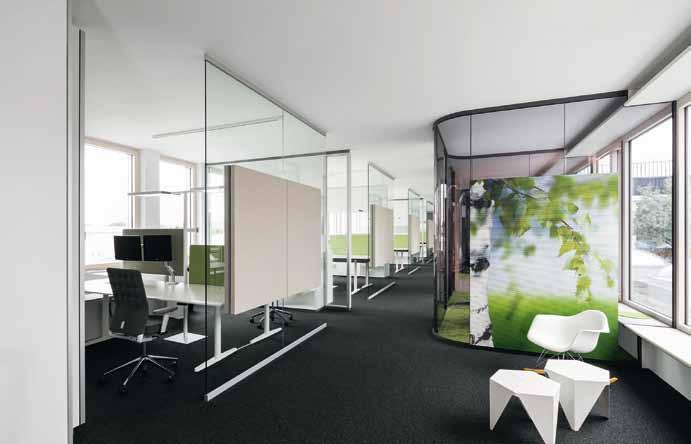 gestaltete es im 700 m² großen zweiten Obergeschoss des feco-forums eine neue Bürolandschaft mit 36 Arbeitsplätzen.
