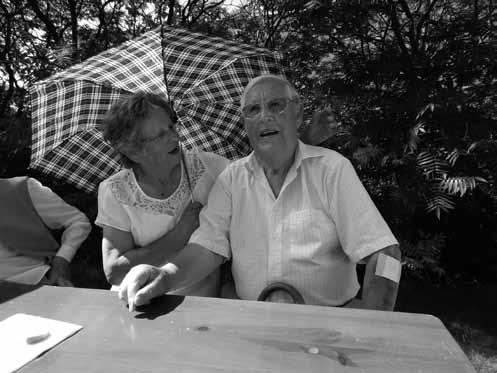 Sommerfest an den Finowkanalterrassen Eberswalder Hausgemeinschaft der VS feiert gern zusammen Seit 2008 gibt es die Wohnterrassen am Finowkanal Eberswalde, in der eine Reihe von VS-Mitgliedern