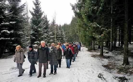 de www.freizeitzentrum-lugau.de Rückblicke Winterwanderung 42. Tour zieht mehr als 100 Wanderer an Zum perfekten Wanderglück hat am 12.