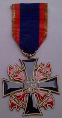 Bronze Silber Gold Mindestens 5 Jahre Kommandant Mindestens 15 Jahre Ehrenkreuz in Silber.