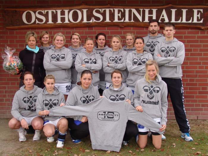1 D AMEN TSV G RÖMITZ tolle Sweatshirts für die Grömitzer Damen Auf diesem Weg möchte sich die Damenmannschaft des TSV Grömitz