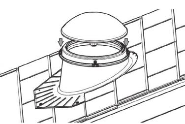 4 Entfernen Sie das Dachanschluss-Rohr wieder und kleben Sie alle Nähte ab. 5 Befestigen Sie das Dachanschluss-Rohr am Dachanschluss.