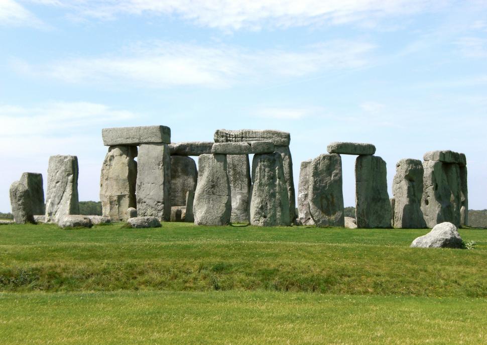 Am Morgen erkunden wir den geheimnisumwobenen Steinkreis Stonehenge, die berühmte Grabanlage aus der Jungsteinzeit.