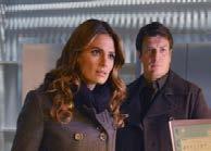 Pay TV Premieren Castle Staffel 6 Ab 12.8. um 22.35 Uhr Obwohl sie Castles (Nathan Fillion) Heiratsantrag angenommen hat, zieht Beckett (Stana Katic) nach Washington D.C. um dort ihren neuen Job anzutreten.