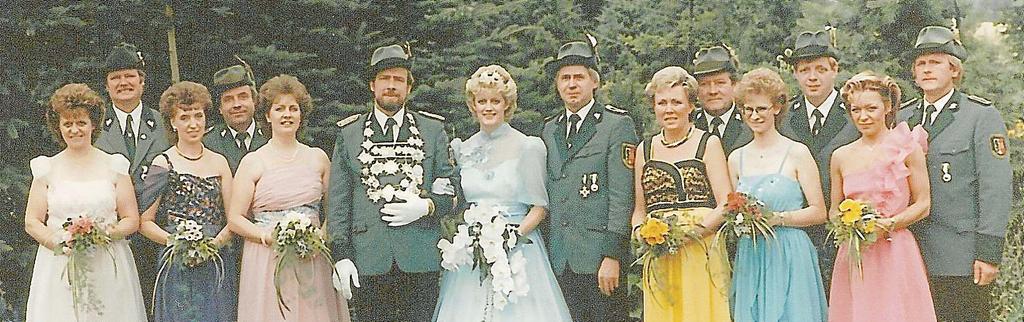 Thron 1985 Als Silberkönigspaar stehen Alfred I. Brand und Maria VII.