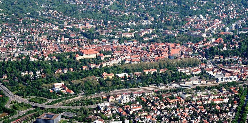 Bushaltestellen sind in direkter Umgebung vorhanden. Mehrere Buslinien bedienen alle Richtungen von Tübingen.