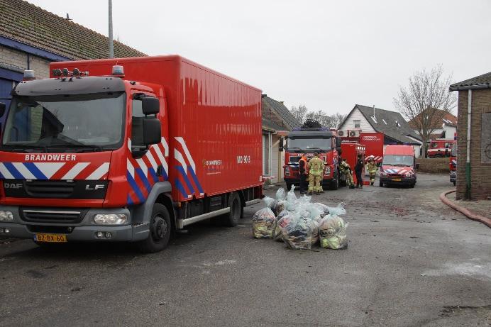 kontaminieren können. Im Dezember 2014 wurde die gesamte niederländische Stadt Roermond nach einem Brand, bei dem Asbest freigesetzt wurde, zur Sperrzone erklärt.