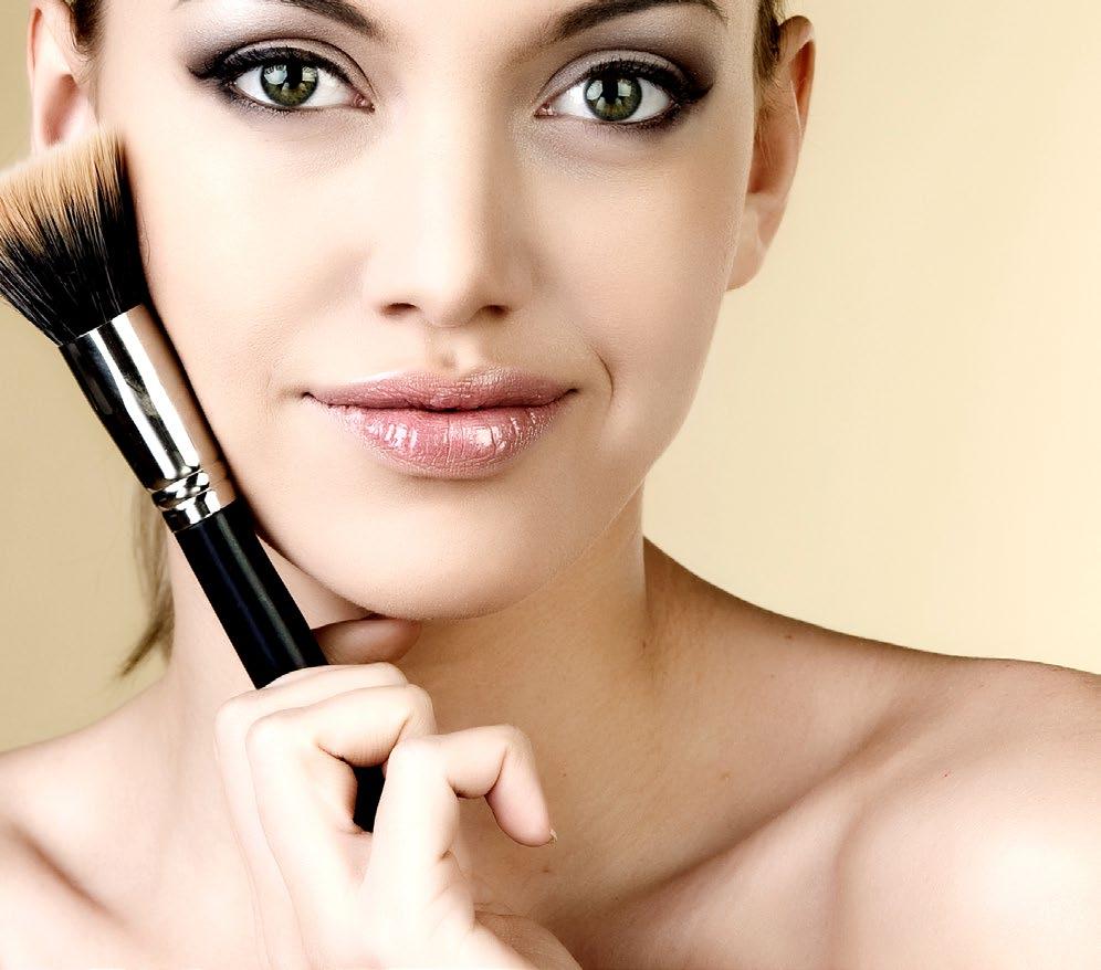 BUSINESS-MAKE-UP Lernen Sie die für Sie passenden Farben für ein natürliches und typgerechtes Business-Make-Up kennen.