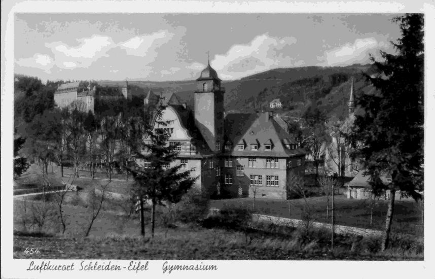 150 Jahre Städtisches Gymnasium Schleiden Abb. 5: Ansichtskarte Luftkurort Schleiden-Eifel Gymnasium aus den 40 er Jahren (Archiv SGS). Neubau bzw.