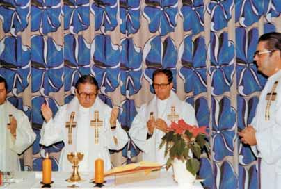 POGOVOR Pri srebrni maši dr. B. Rozmana v Münchnu 1977 Srečanje s papežem Benediktom XVI. v Rimu 2006 > Vse je potekalo v slovenskem jeziku? Vse je bilo seveda slovensko.