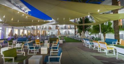 HOTEL EIX ALCUDIA 4* (Puerto de Alcudia) NUR FÜR ERWACHSENE - Befindet sich 2 Gehminuten vom Strand und 1,3 Km von Zentrum Alcudia -