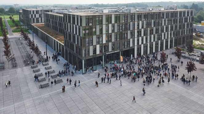 Hauptgebäude Campus Bielefeld Neubau mit 31.500 m² HNF, rund 2.