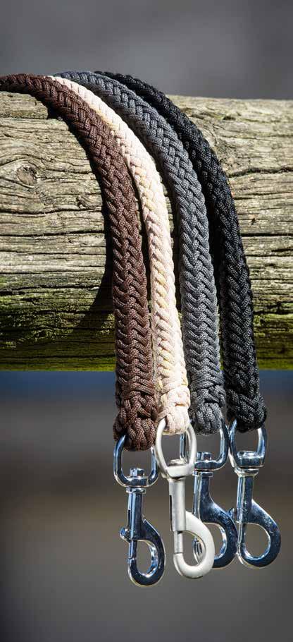 EN: Nylon lead rope. Length of 2 m NL: Nylon halstertouw + musketon haak. Lengte van 2 m DE: Nylon-Anbindestrick und Musketonhaken.