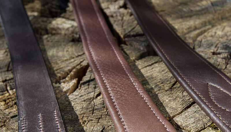 EN: SOFT leather stirrup straps, in padded leather NL: SOFT leren beugelriemen, met gevoerd leer DE: SOFT Leder Steigbügelriemen, aus gepolstertem Leder