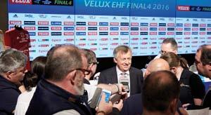 internationale Bewerbe Michael Wiederer - ein Österreicher als EHF-Präsident in spe Seit seiner Gründung vor 25 Jahren wird Europas Handballverband EHF maßgeblich von Österreichern mitgestaltet.