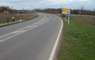 Bild 15 Bei der Kreuzung der L334, der K7705 (Argenstraße) und der Straße nach Tunau könnte ein Radweg an der Südseite