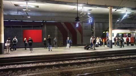 Formate Rail Beamer Bahnhof SBB Bern Die attraktiven Projektionsflächen ab 10 m 2 sorgen in den Wartebereichen