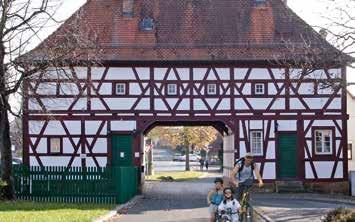 EGGOLSHEIM Verkehrsgünstige Lage innerhalb der Metropolregion Nürnberg. Für Touristen, Wanderer und Radfahrer ist das Regnitz- und Eggerbachtal ein Geheimtipp.