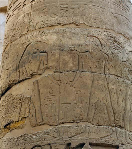 Die Aussage der schachbrettartigen Anordnung der beiden Erscheinungsformen des Amun-Re in der Erstanbringungen der Reliefs (unter Sethos I. und Ramses II.