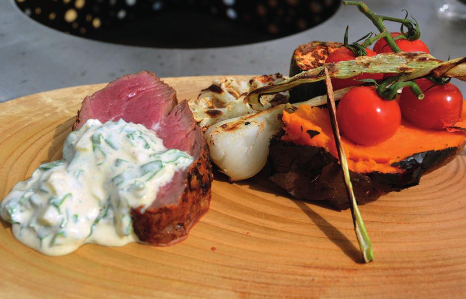 Wie wäre es mit saftigen Steaks samt herrlichem Risotto und frischem Gemüse vom Grill zusammen mit knackfrischen Salaten?