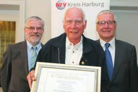 Eine Ära im Kreisfußballverband Harburg ist zu Ende gegangen. 38 Jahre lang war Helge Schreiber für den Spielausschuss im Einsatz bis zur jüngsten Arbeitstagung in Harmstorf.