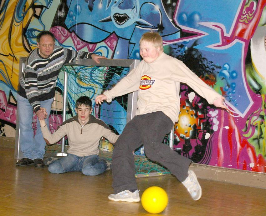 Beispiele gelungener Kooperationen Treffs im Jugendzentrum Findorff (2004-2011): Offener Jugendtreff und Mädchengruppe Gruppenleitung durch