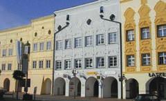 Der ehemalige Kornkasten beherbergt eine der schönsten Stadtbüchereien, der 1996 eröffnete Haberkasten ist ein bedeutendes Kulturzentrum der Region.